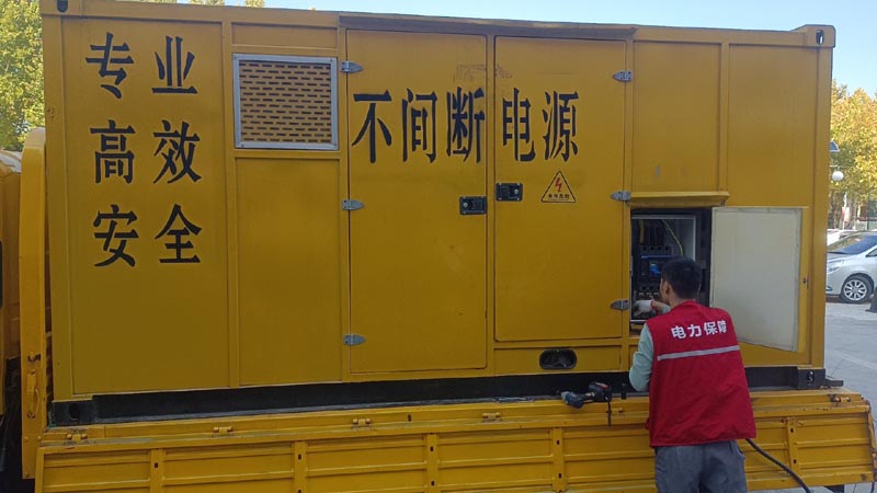 犍为柴油发电机组和UPS电源配合使用时，如何避免切换过程中的电力中断？