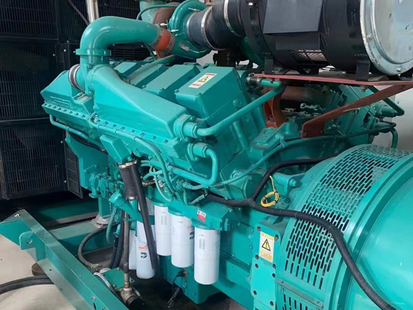 犍为更换100kW柴油发电机组机油时，需要注意哪些事项？